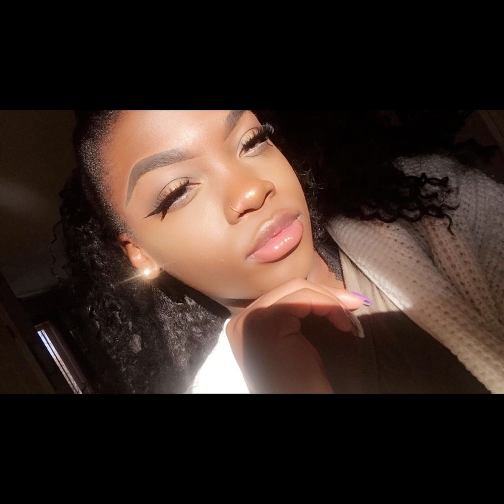 Meet your Posher, Nyilah